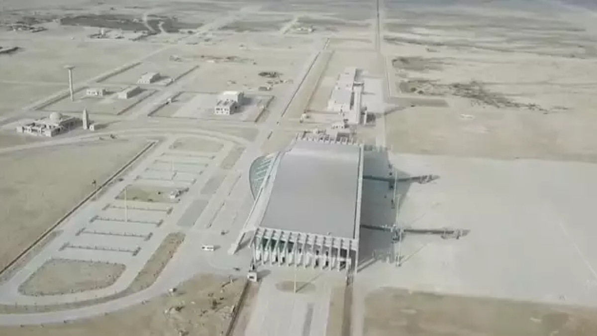 Com 3.658 metros de extensão, pista foi construída para receber aeronaves de grande porte