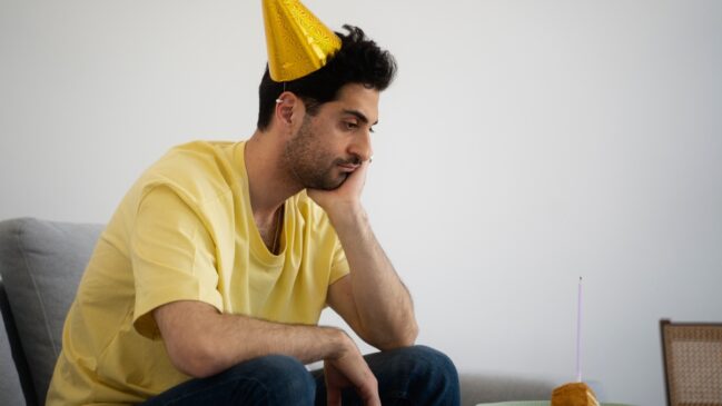 Para algumas pessoas, impor rituais festivos pode afastar e aumentar o sentimento de solidão.