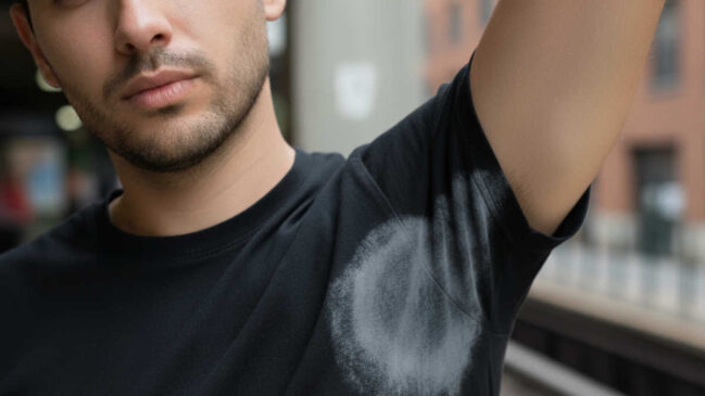 Manchas são especialmente caóticas em roupas pretas