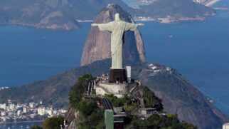 Monumento supera o Cristo Redentor em tamanho e atrai turistas de todo o país