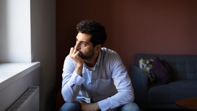 Aprender a apreciar a própria companhia pode ser um sinal de maturidade emocional e autoconsciência.