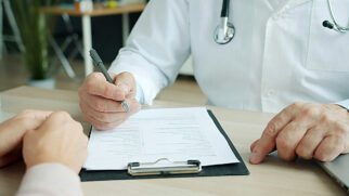 Médicos brasileiros poderão usar inteligência artificial no atendimento após resolução do CFM
