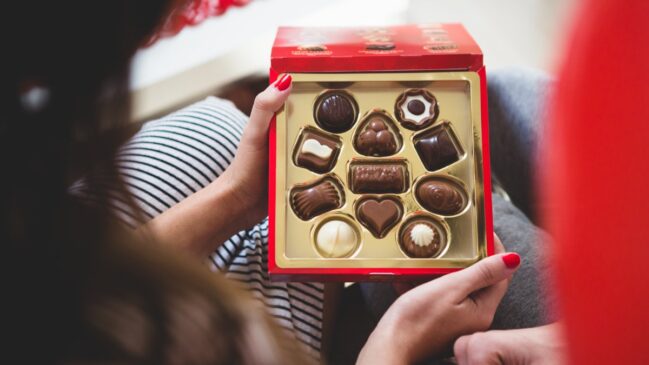 Chocolates e mais com 70% off a sacola surpresa é o segredo para economizar