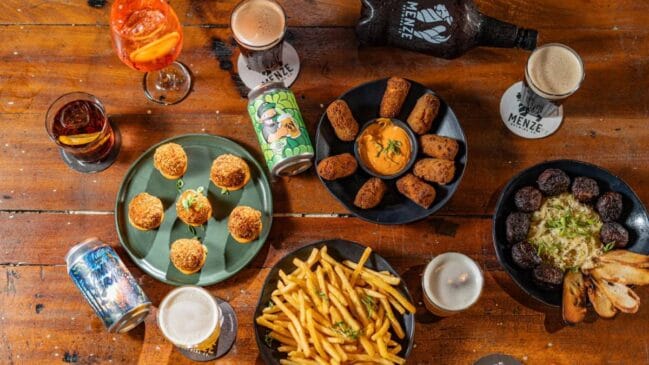 Casa é especializada em cervejas e lanches artesanais e foi premiada pela Steak Cookoff Association (SCA)