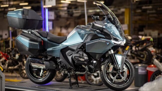 Modelo Touring estreia com motor boxer mais potente e tecnologia de ponta