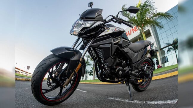 Moto de 150 cilindradas segue voltada ao uso urbano e profissional no dia a dia