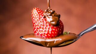 Parque de SP recebe festival de morango e chocolate