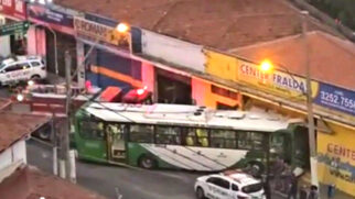Motorista da linha 345 (Cidade Judiciária Carlos Lourenço), de 69 anos, teve um mal súbito