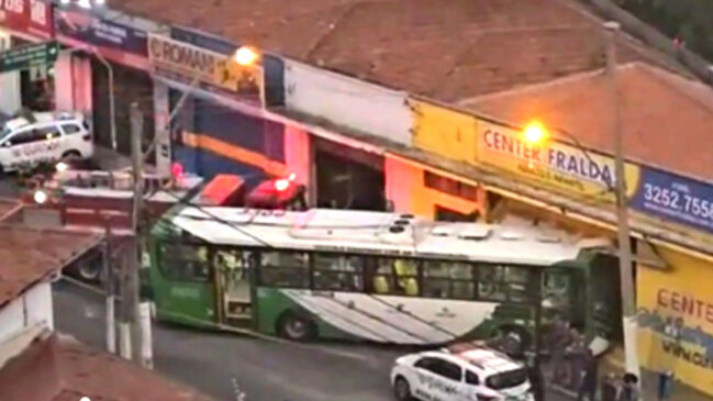 Motorista da linha 345 (Cidade Judiciária Carlos Lourenço), de 69 anos, teve um mal súbito
