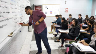 Etec abre processo seletivo para professores com salário por hora