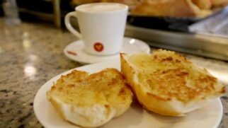 Combinação de pão com manteiga na chapa e café coado foi a que mais oscilou entre os itens combinados