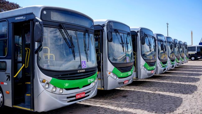 Atualmente a tarifa dos ônibus municipais é de R$ 5