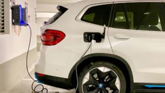 Híbridos e elétricos somam 77 mil unidades até o fim de 2025