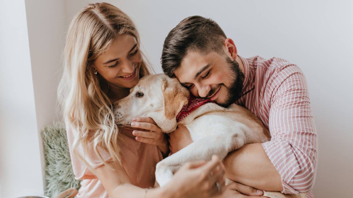 Compartilhar o lar com um pet é sinônimo de compartilhar amor e cuidado, além de ser uma excelente forma de assumir novas responsabilidades