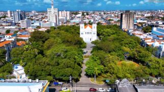 A "capital do amor" nordestina tem ritmo leve, orla deliciosa e um charme que conquista sem esforço