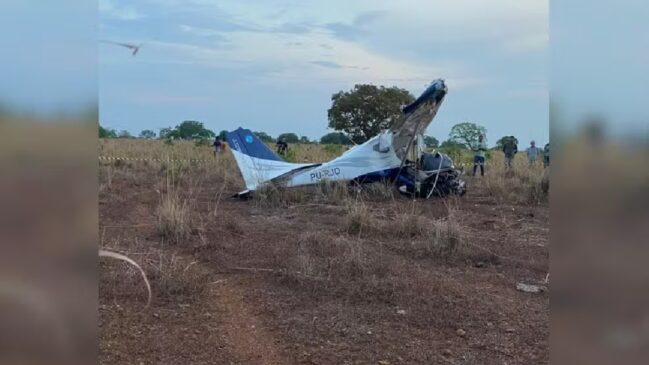 Piloto e passageiro morreram após a queda da aeronave