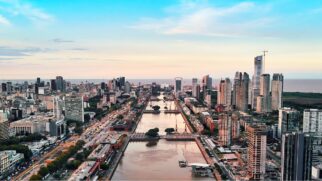 O equilíbrio entre custo de vida, cultura e qualidade urbana faz de Buenos Aires uma das capitais mais atrativas da região.