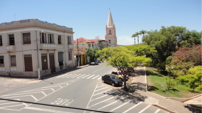 Salinas mantém aparência de cidade simples do interior
