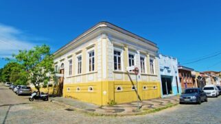 O centro histórico de Amparo reúne casarões tombados e ruas que parecem imutáveis desde o auge cafeeiro