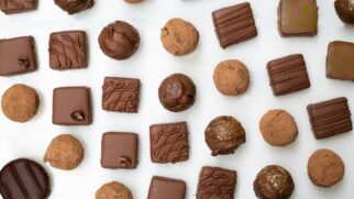 Estudo sugere que o chocolate amargo ativa vias cerebrais ligadas ao foco e à memória