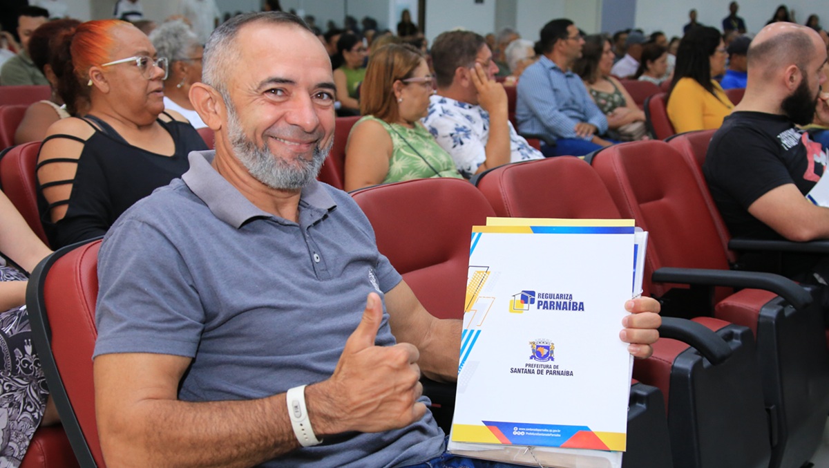 Entrega de escrituras em Santana de Parnaíba, na Grande São Paulo