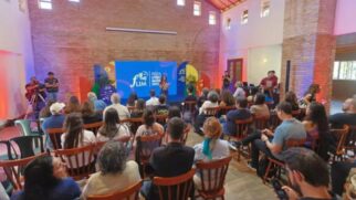 Evento propõe uma imersão na literatura infantojuvenil e na formação de novos leitores, por meio de encontros que unem leitura, música e educação