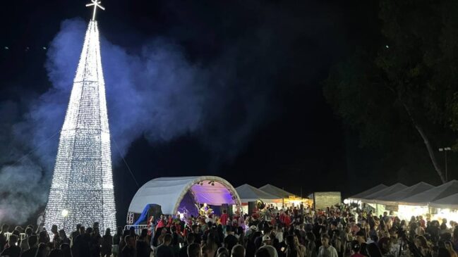 Abertura das festividades de Natal movimentou o município em 2024