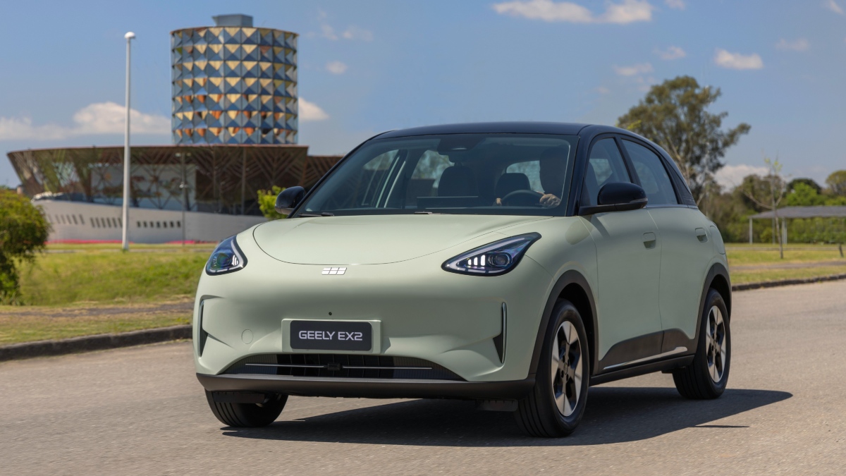 Modelo 100% elétrico reforça expansão da Geely, que prepara montagem no país em parceria com a Renault