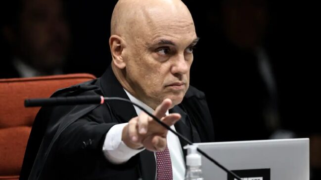 Alexandre de Moraes determinou que ex-presidente volte a prisão domiciliar