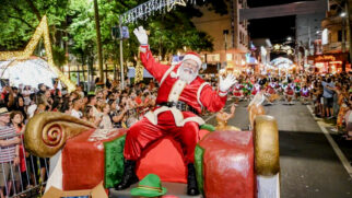 Temporada de Natal começou neste fim de semana em Santos, no litoral de São Paulo