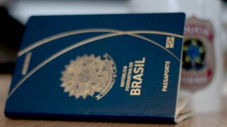 Atualizações impactam brasileiros que pretendem viajar, trabalhar ou morar no exterior ao longo de 2026