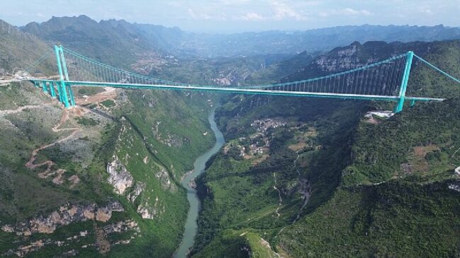 São 625 metros de altura do rio até a ponte