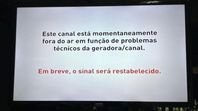 Imagens de transmissão da RedeTV! saíram do ar durante o programa 'Brasil do Povo'