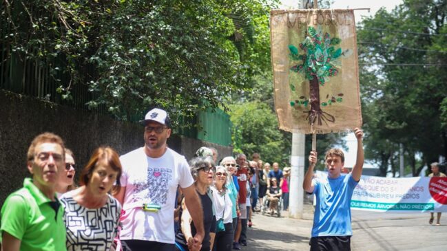 Protesto de moradores em volta do Bosque dos Salesianos, no último sábado