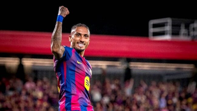 Raphinha (Barcelona) disputa pelo prêmio de melhor jogador do mundo. /Foto: Reprodução/Instagram