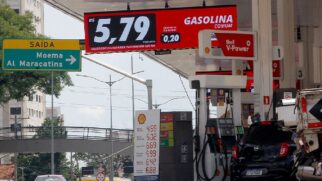 Posto na Av. dos Bandeirantes dava destaque para gasolina no pix