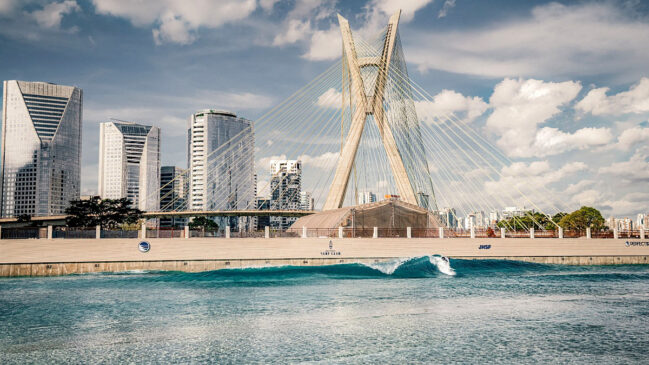 Em São Paulo, há outras piscinas de ondas recém inauguradas, mas nenhuma gratuita
