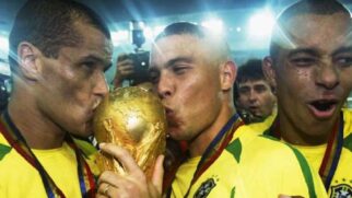 A imagem da Seleção brasileira subindo a rampa do Palácio do Planalto tornou-se um rito de passagem