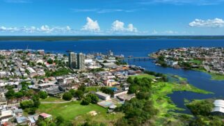 Entenda como o passado da borracha ainda influencia os desafios da capital amazônica