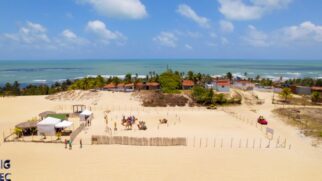 Destino chama atenção por dunas, dromedários e águas cristalinas