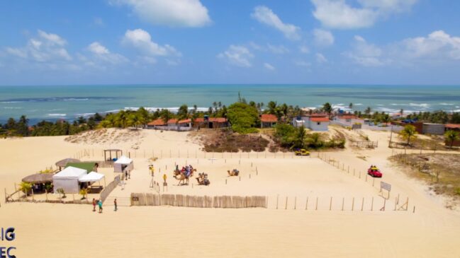 Destino chama atenção por dunas, dromedários e águas cristalinas