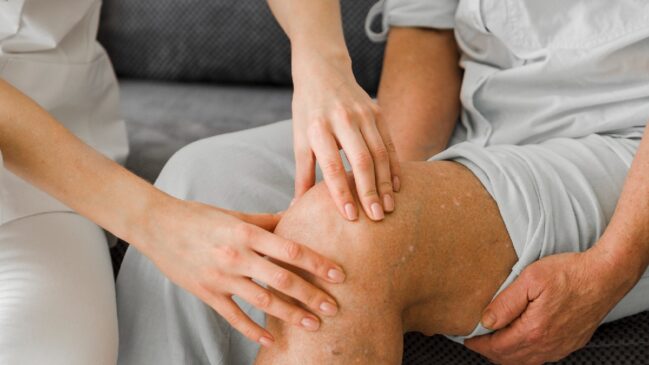 Problemas no joelho, especialmente a osteoartrite, geralmente começam a ser notados por volta dos 50 anos