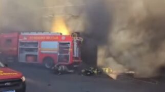 Vítimas incluem 13 bombeiros e quatro civis