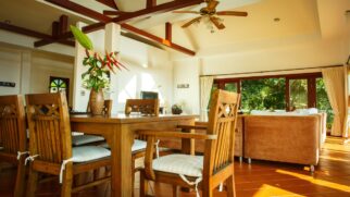 Mudanças simples na rotina e na decoração aliviam o calor e aumentam o conforto térmico