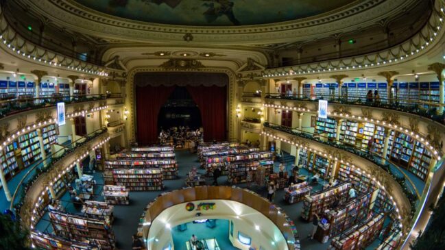 Em dezembro de 2000, o antigo Grand Splendid reabriu como livraria da rede El Ateneo, após uma reforma que preservou o projeto original.