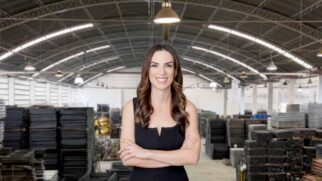 A Associação Brasileira dos Locadores de Equipamentos e Bens Móveis elegeu Mônica Zambolini como presidente para o biênio 2026/2027, em um marco histórico para o setor