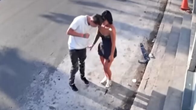 Mulher pouco antes de ser atropelada e arrastada pela Marginal do Tietê, em São Paulo