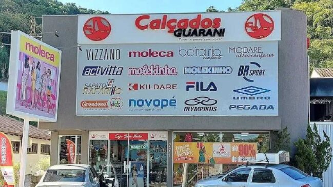 Em Brusque, no Vale do Itajaí, em Santa Catarina, a loja Calçados Guarani anunciou o boicote à marca