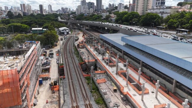 Segundo a CPTM, os trens que seguem em operação na linha circulam com intervalos maiores
