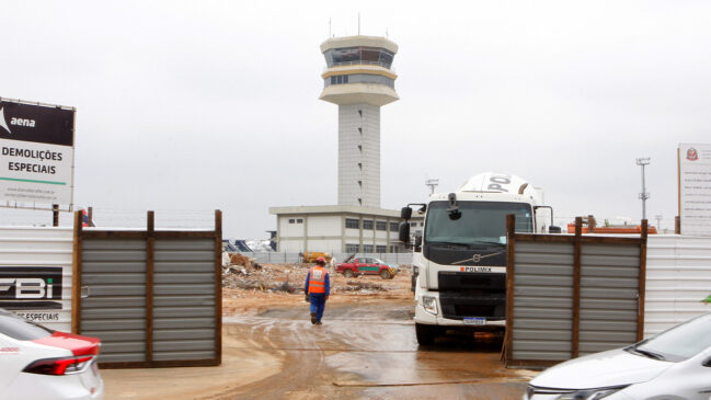 Construtora responsável pela execução das obras, HTB dividiu a construção em seis fases.
